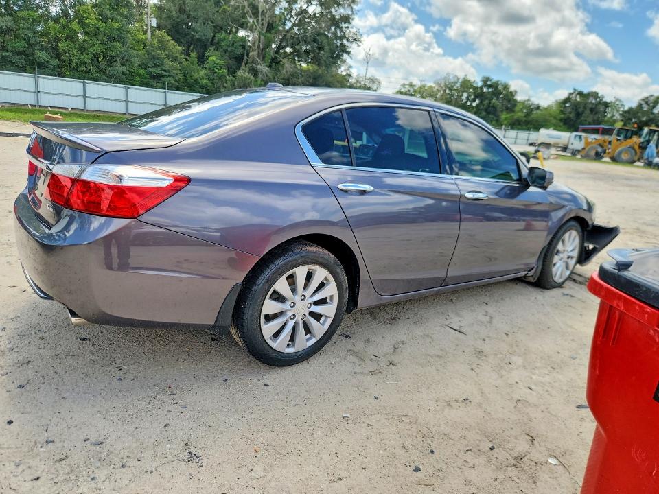 Photo 3 from auction – 2014 HONDA ACCORD with VIN 1HGCR3F89EA033065