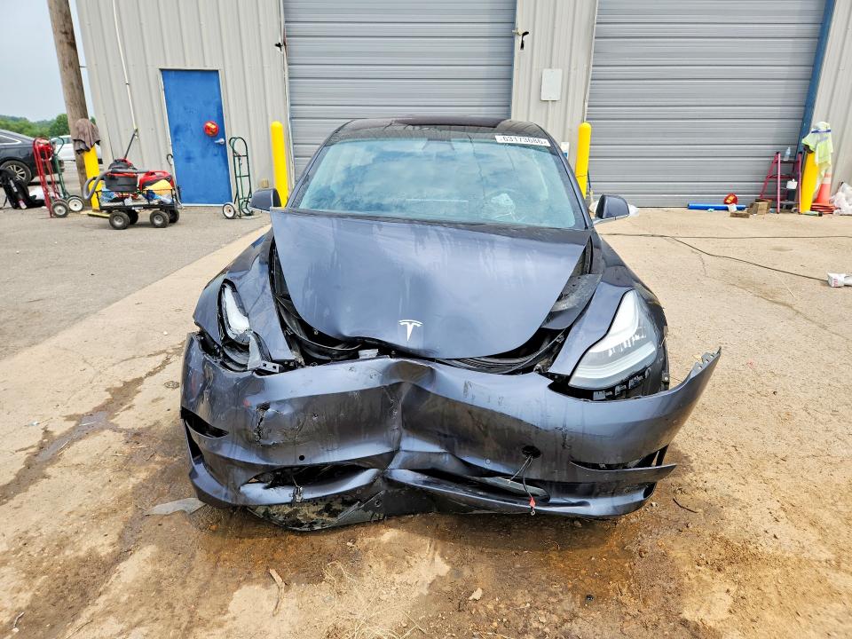 صورة رقم 5 من المزاد - 2018 TESLA MODEL 3 مع VIN 5YJ3E1EB4JF113967