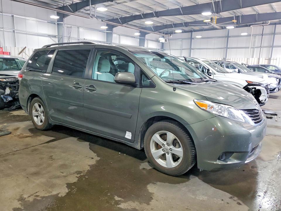 Photo 4 from auction – 2011 TOYOTA SIENNA with VIN 5TDKK3DC2BS145727