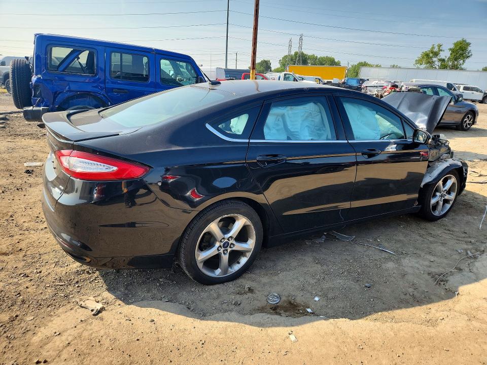 Photo 3 from auction – 2016 FORD FUSION with VIN 3FA6P0T92GR175611
