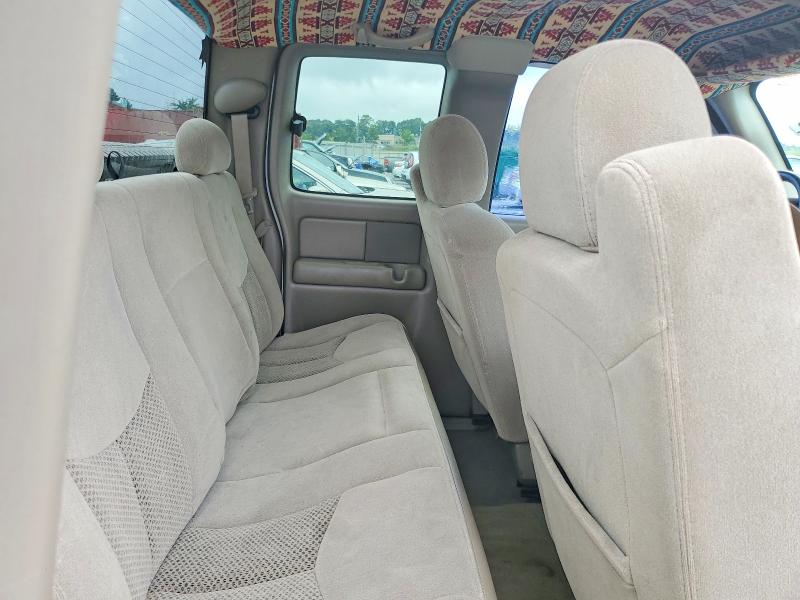 Photo 10 from auction – 2004 CHEVROLET SILVERADO with VIN 1GCEK19T84E340489