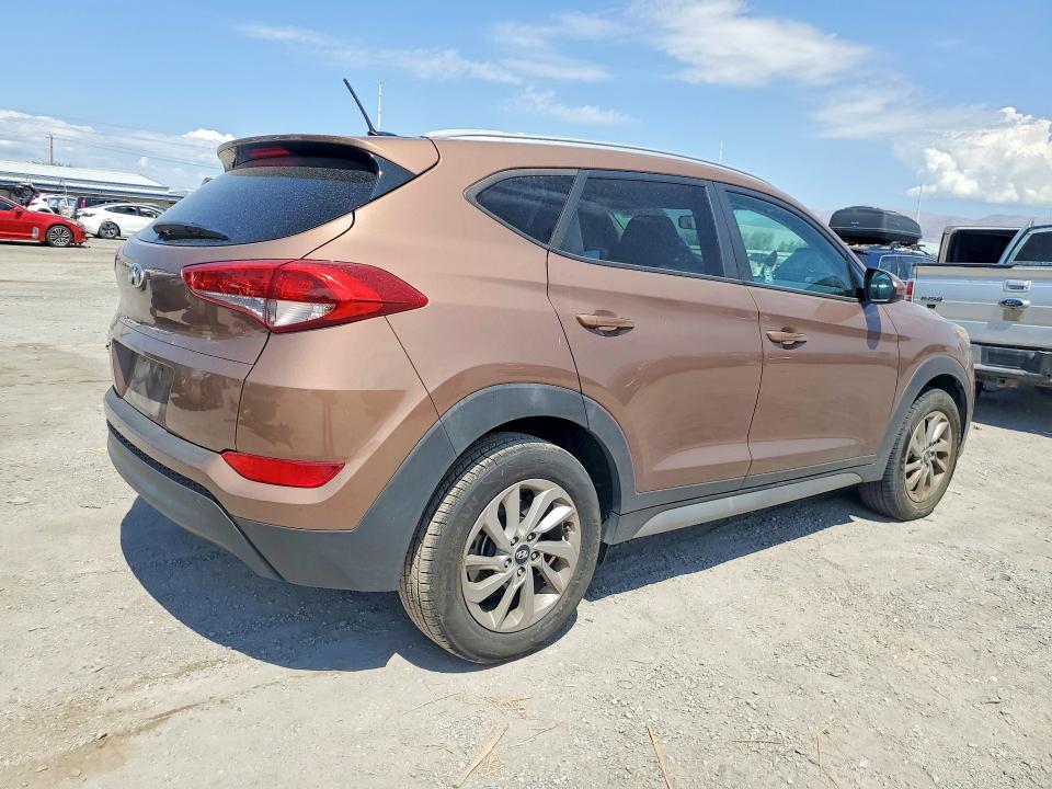 Photo 3 from auction – 2017 HYUNDAI TUCSON with VIN KM8J33A42HU329670