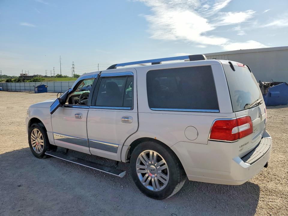 Photo 2 from auction – 2013 LINCOLN NAVIGATOR with VIN 5LMJJ2J51DEL02549
