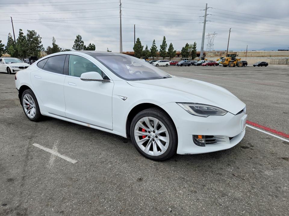 Photo 4 from auction – 2016 TESLA MODEL S with VIN 5YJSA1E47GF145197