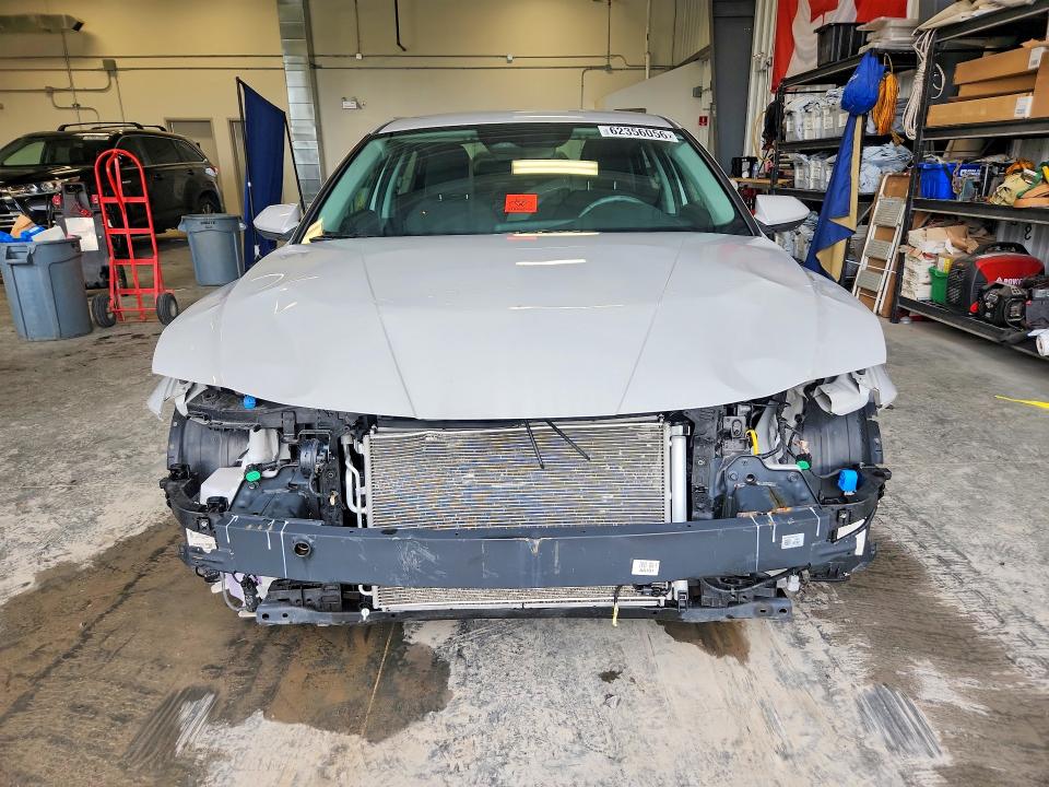 Photo 5 from auction – 2025 HYUNDAI ELANTRA with VIN KMHLM4DG9SU050855