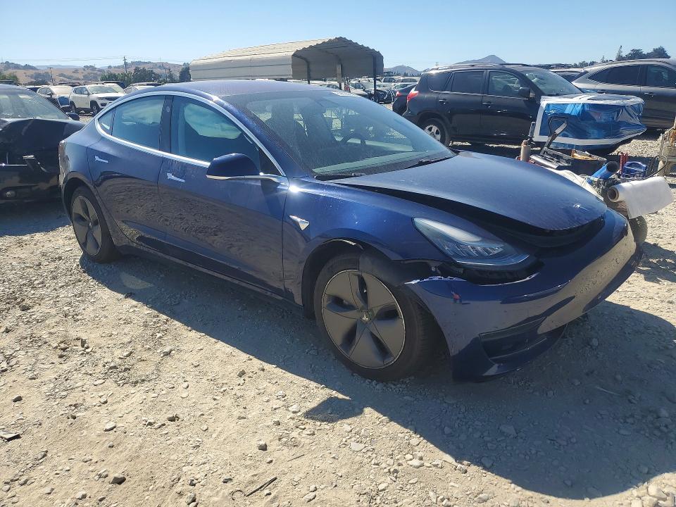 Photo 4 from auction – 2018 TESLA MODEL 3 with VIN 5YJ3E1EA1JF102397