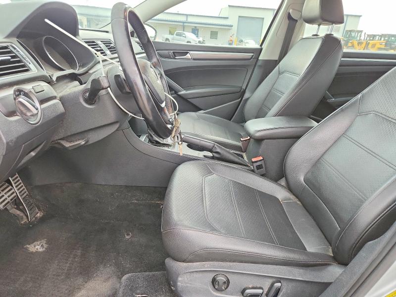 Photo 7 from auction – 2016 VOLKSWAGEN PASSAT with VIN 1VWAT7A35GC052288