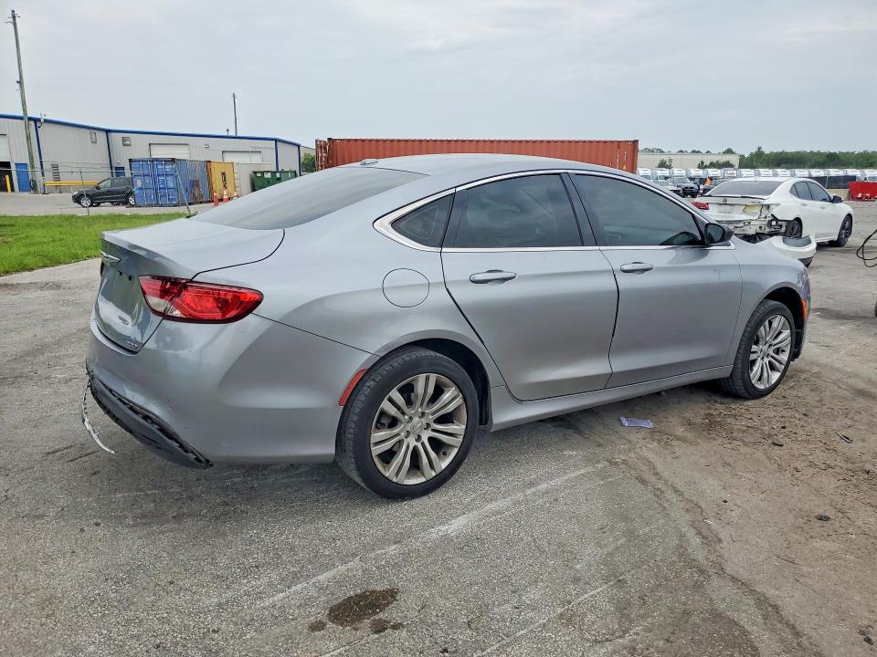 Photo 3 from auction – 2015 CHRYSLER 200 with VIN 1C3CCCAB8FN526012