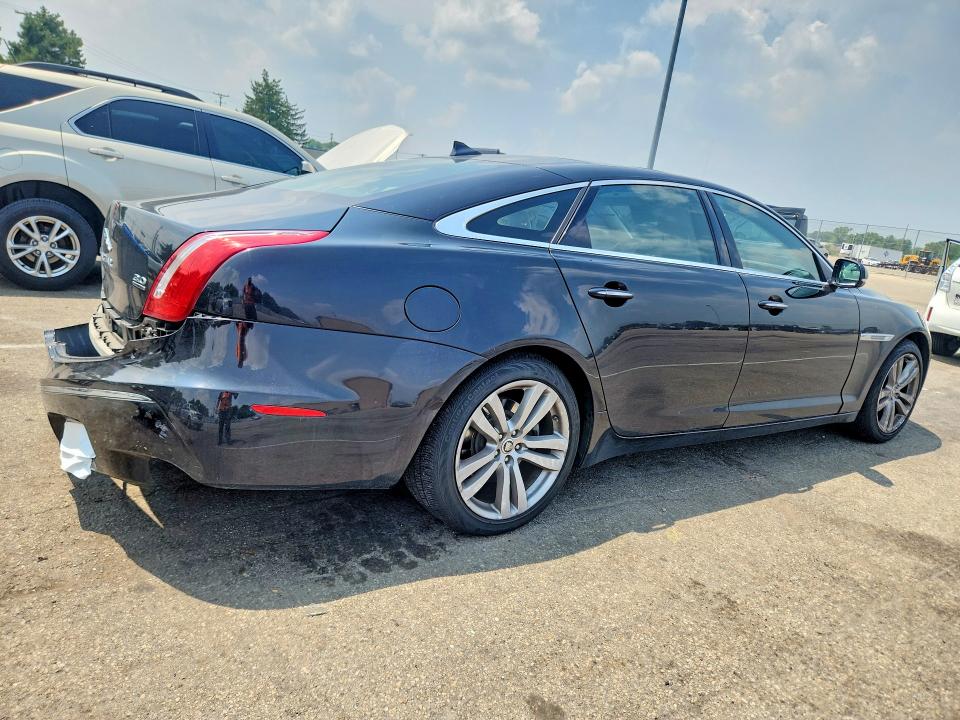 Photo 3 from auction – 2013 JAGUAR XJL with VIN SAJWJ2GD9D8V46042
