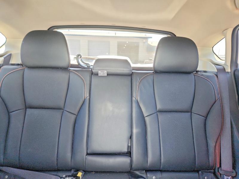 Photo 10 from auction – 2018 SUBARU CROSSTREK with VIN JF2GTAMC3J8262552