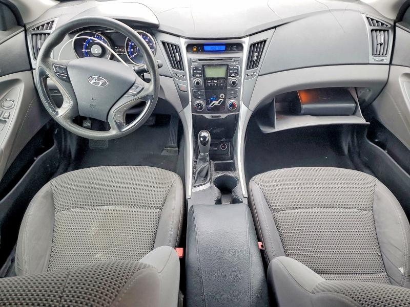 Photo 8 from auction – 2011 HYUNDAI SONATA with VIN 5NPEB4AC0BH167643