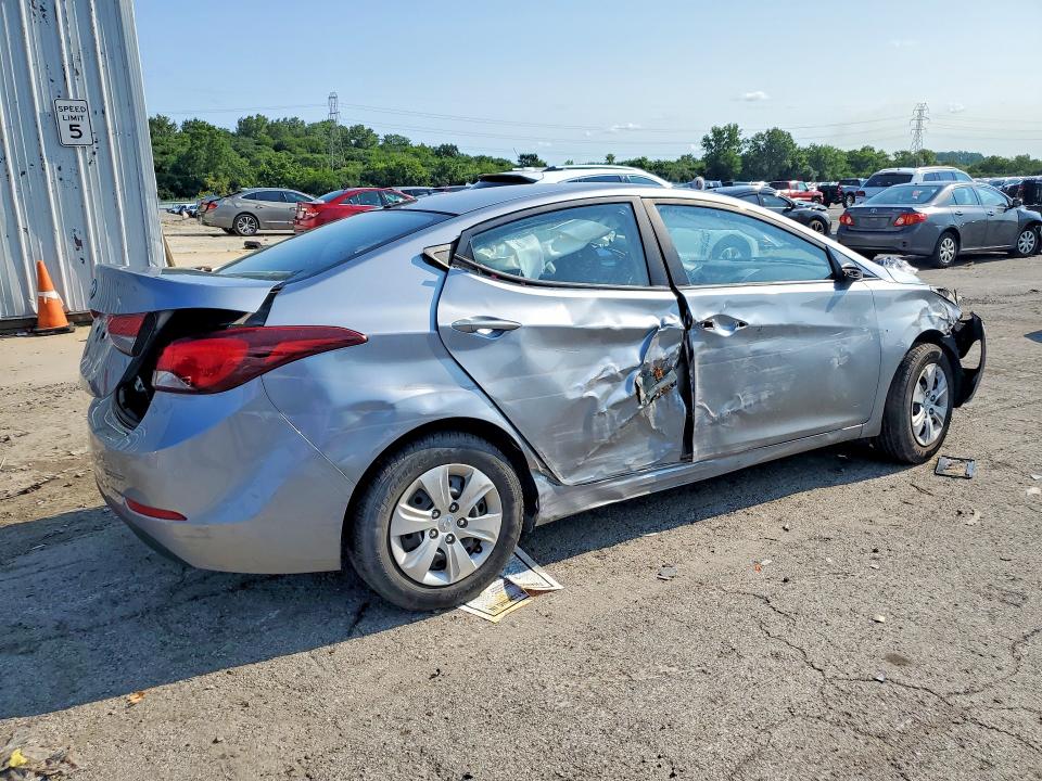 Photo 3 from auction – 2016 HYUNDAI ELANTRA with VIN 5NPDH4AE3GH752123