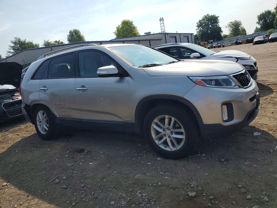 Photo 4 from auction – 2015 KIA SORENTO with VIN 5XYKTDA60FG628573