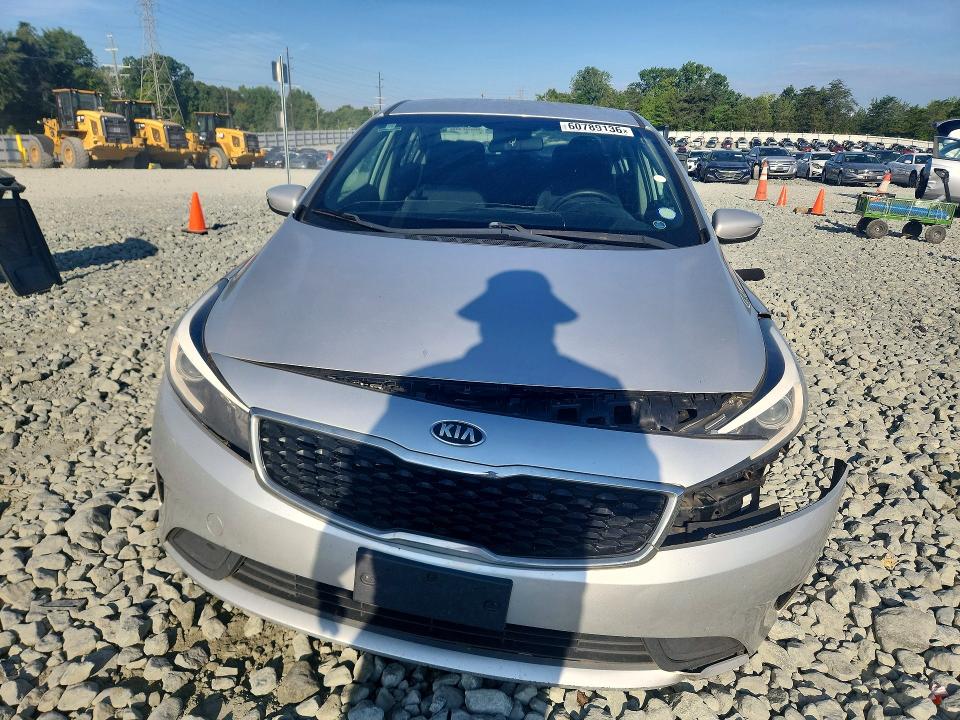 Foto 5 de la subasta – 2018 KIA FORTE con VIN 3KPFL4A77JE239509