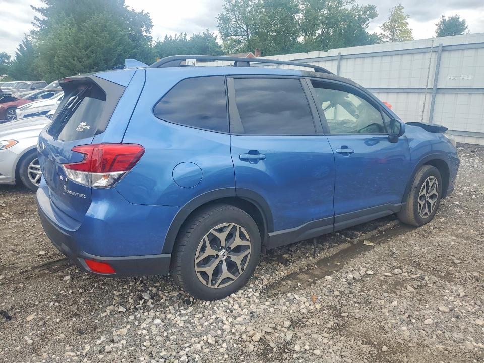 Photo 3 from auction – 2019 SUBARU FORESTER with VIN JF2SKAEC8KH528886