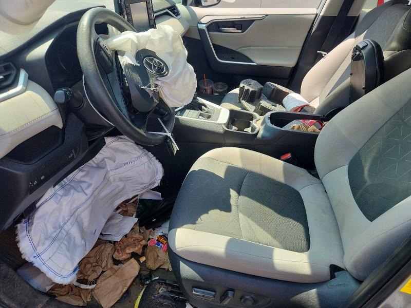Photo 7 from auction – 2020 TOYOTA RAV4 with VIN 2T3P1RFV3LC123134