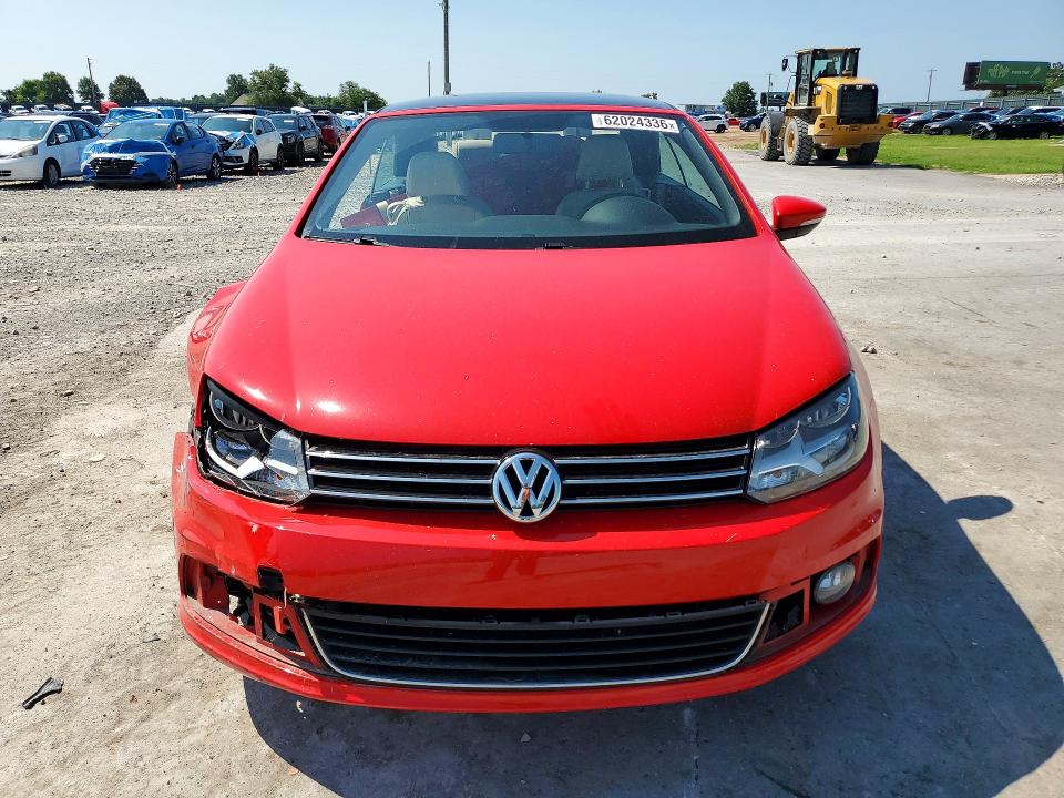 Photo 5 from auction – 2016 VOLKSWAGEN EOS with VIN WVWBW8AH4GV000932
