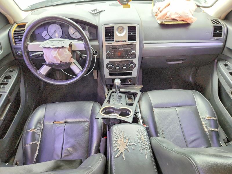 Photo 8 from auction – 2010 CHRYSLER 300 with VIN 2C3CA5CV6AH164935