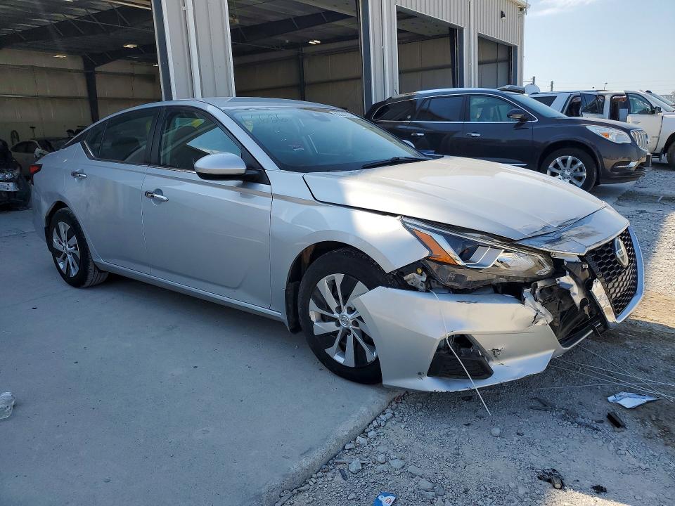 Photo 4 from auction – 2021 NISSAN ALTIMA with VIN 1N4BL4BV6MN301077