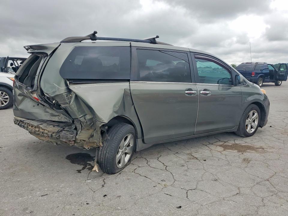 Photo 3 from auction – 2011 TOYOTA SIENNA with VIN 5TDKK3DC3BS125180