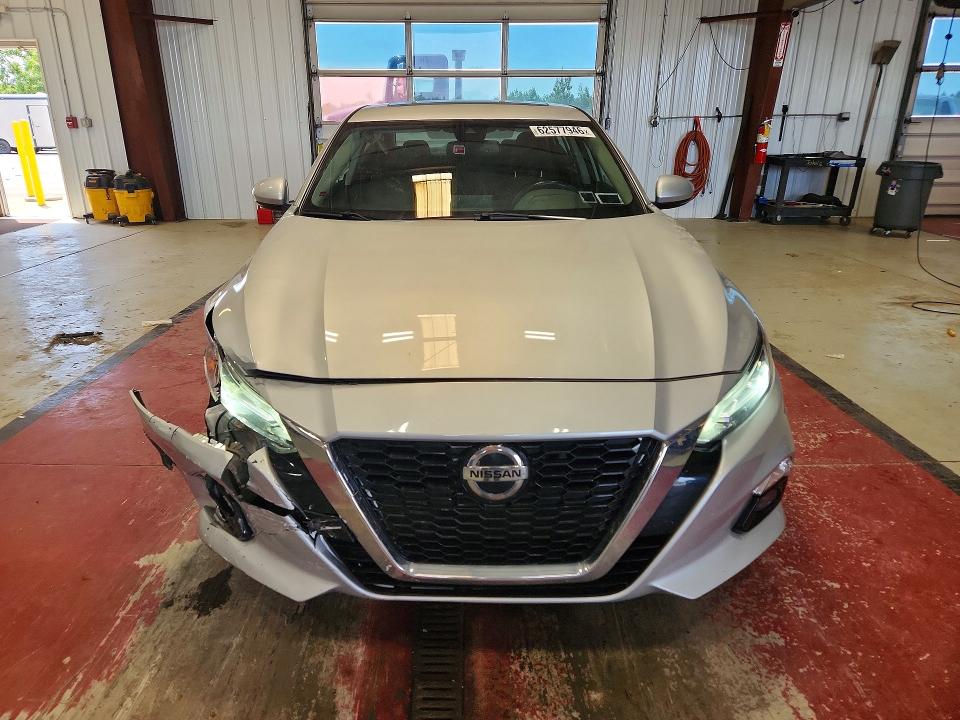 Photo 5 from auction – 2019 NISSAN ALTIMA with VIN 1N4BL4DW5KC153194