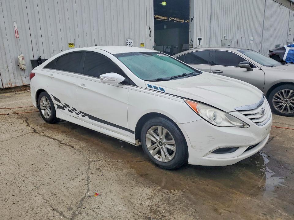 Photo 4 from auction – 2014 HYUNDAI SONATA with VIN 5NPEB4AC5EH837711