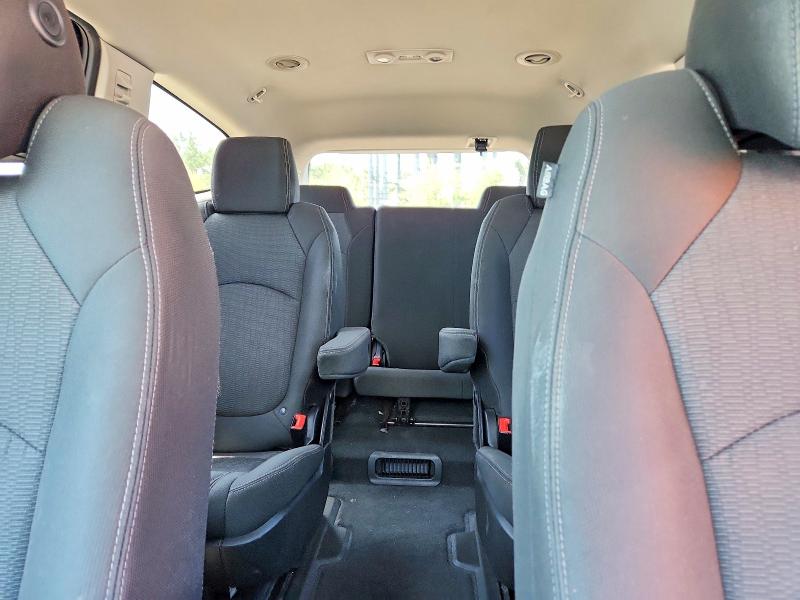 Photo 10 from auction – 2017 CHEVROLET TRAVERSE with VIN 1GNKRGKD4HJ312374