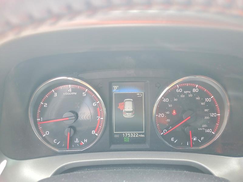 Photo 9 from auction – 2016 TOYOTA RAV4 with VIN 2T3NFREV2GW310010