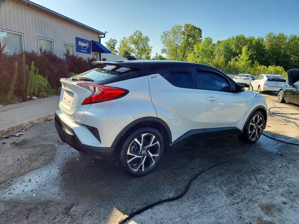 Photo 3 from auction – 2019 TOYOTA C-HR with VIN NMTKHMBX6KR072256