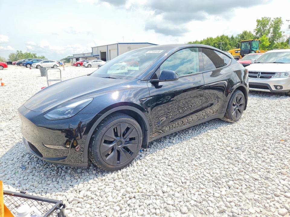 TESLA MODEL Y 2025 with VIN 7SAYGDEE6SF307206 - Photo from auction