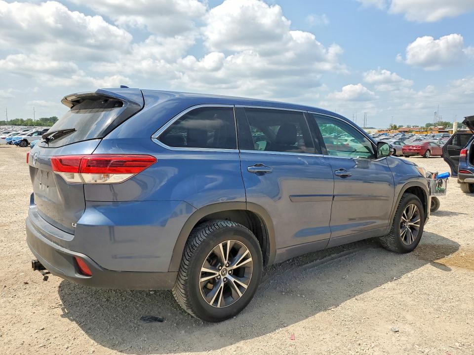Photo 3 from auction – 2017 TOYOTA HIGHLANDER with VIN 5TDZZRFH3HS222541