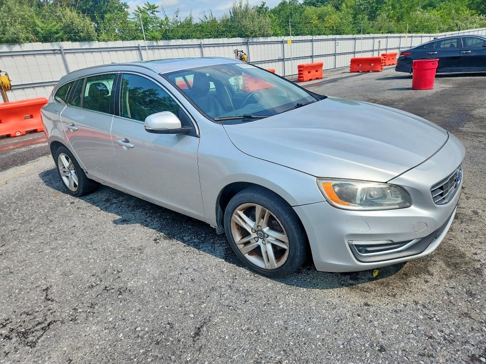 Photo 4 from auction – 2015 VOLVO V60 with VIN YV140MEM0F1260657
