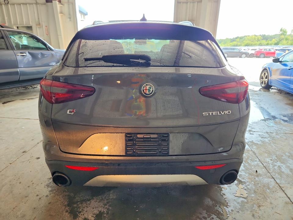 Photo 6 from auction – 2018 ALFA ROMEO STELVIO with VIN ZASFAKPN1J7B76902