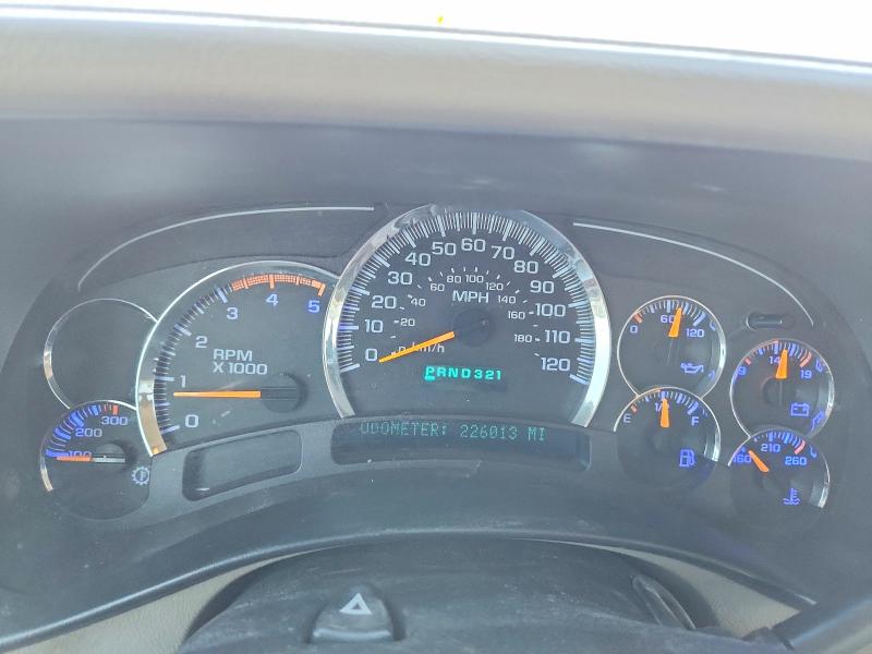 Photo 9 from auction – 2004 CHEVROLET SILVERADO with VIN 1GCHK231X4F150004