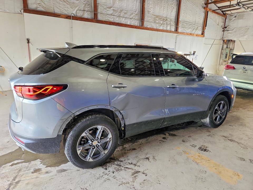 Photo 3 from auction – 2024 CHEVROLET BLAZER with VIN 3GNKBDRS6RS137343