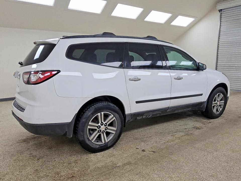 Photo 3 from auction – 2017 CHEVROLET TRAVERSE with VIN 1GNKVFED7HJ256139
