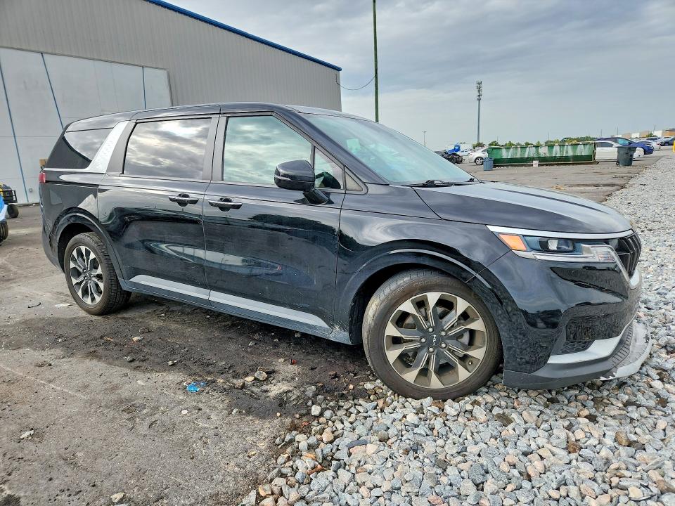 Photo 4 from auction – 2024 KIA CARNIVAL with VIN KNDNC5H39R6358247