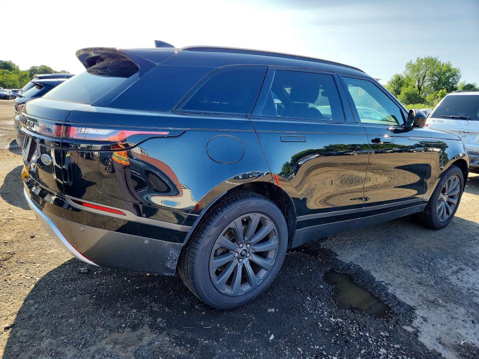 Photo 3 from auction – 2018 LAND ROVER RANGE ROVER VELAR with VIN SALYL2RX5JA757373