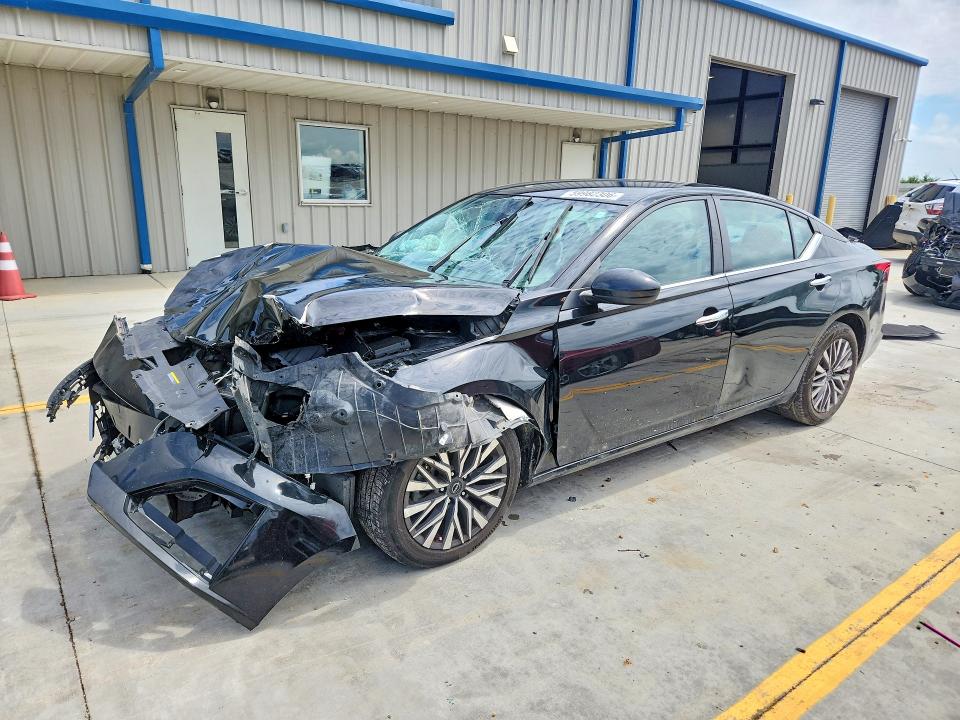NISSAN ALTIMA 2023 with VIN 1N4BL4DV3PN387756 - Photo from auction