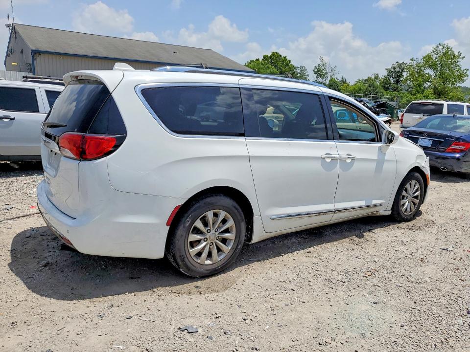 Photo 3 from auction – 2019 CHRYSLER PACIFICA with VIN 2C4RC1BG6KR581446