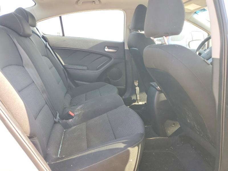 Photo 10 from auction – 2018 KIA FORTE with VIN 3KPFK4A73JE234584