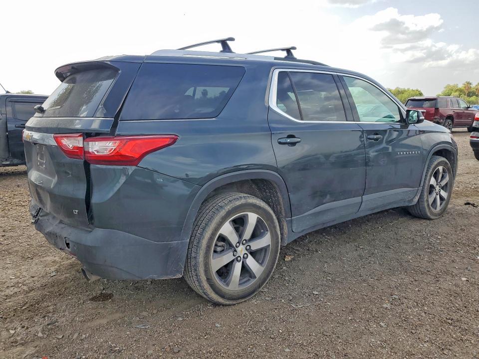 Photo 3 from auction – 2018 CHEVROLET TRAVERSE with VIN 1GNERHKW3JJ189094