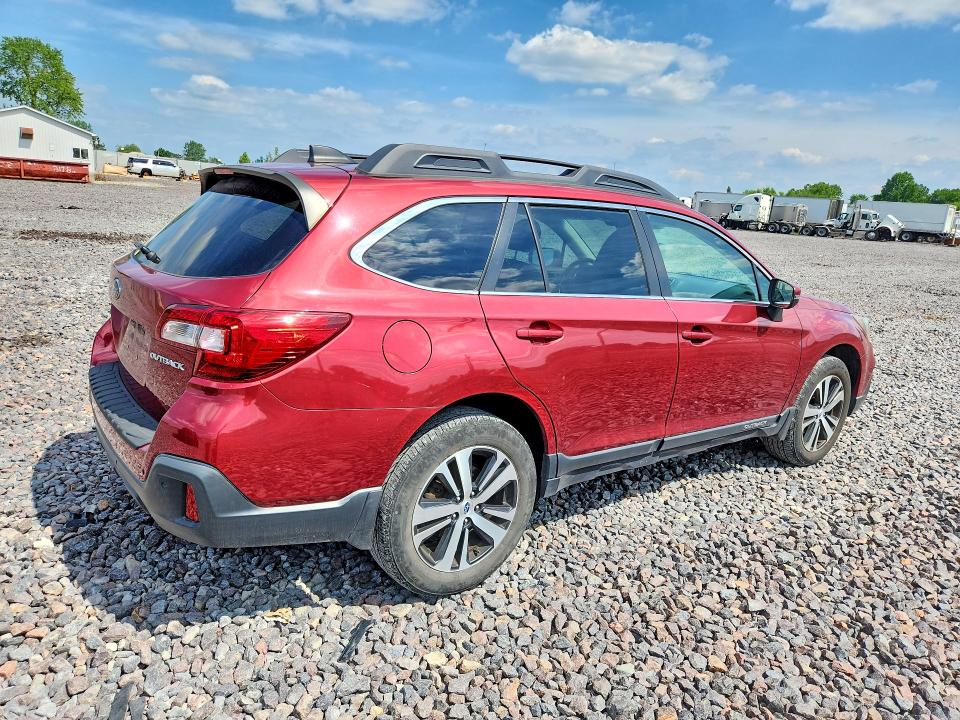 Photo 3 from auction – 2018 SUBARU OUTBACK with VIN 4S4BSANC5J3385482