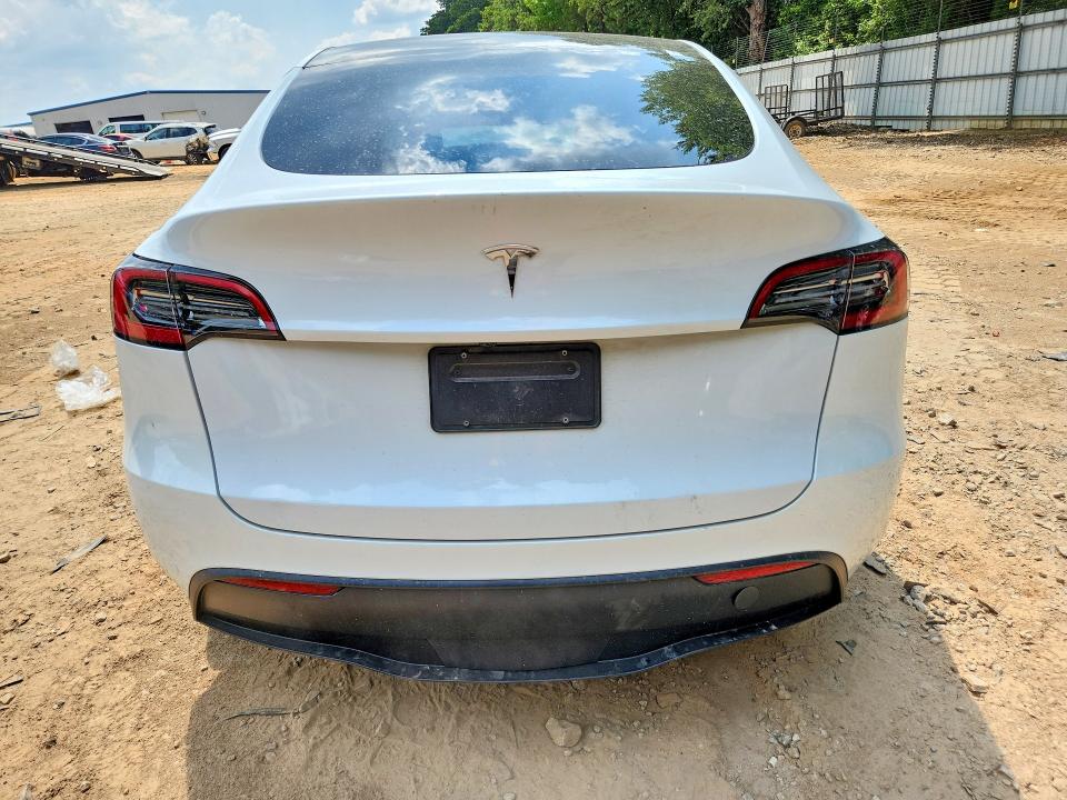 Photo 6 from auction – 2023 TESLA MODEL Y with VIN 7SAYGDED2PF915223