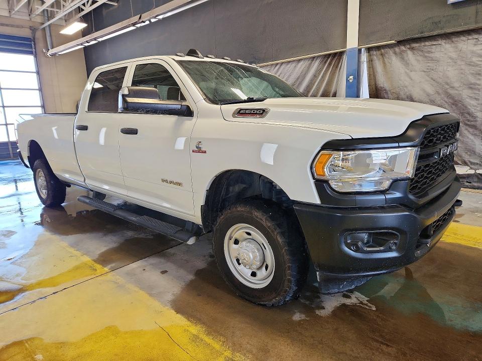 Фото 4 с аукциона – 2021 RAM 2500 с VIN 3C6UR5HL8MG532835