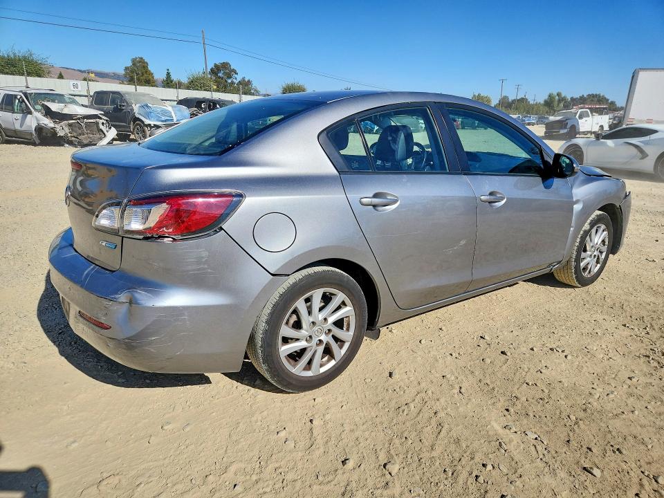 Photo 3 from auction – 2012 MAZDA 3 with VIN JM1BL1W88C1616515