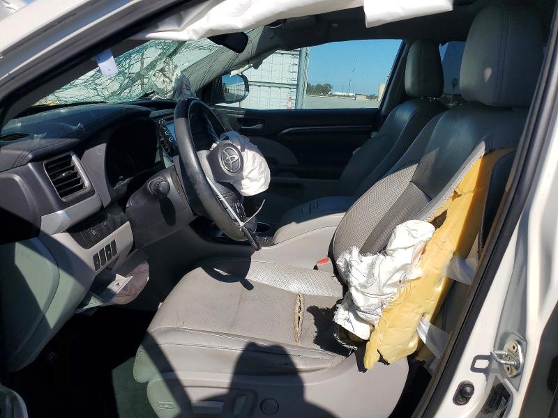 Photo 7 from auction – 2015 TOYOTA HIGHLANDER with VIN 5TDYKRFH0FS044634