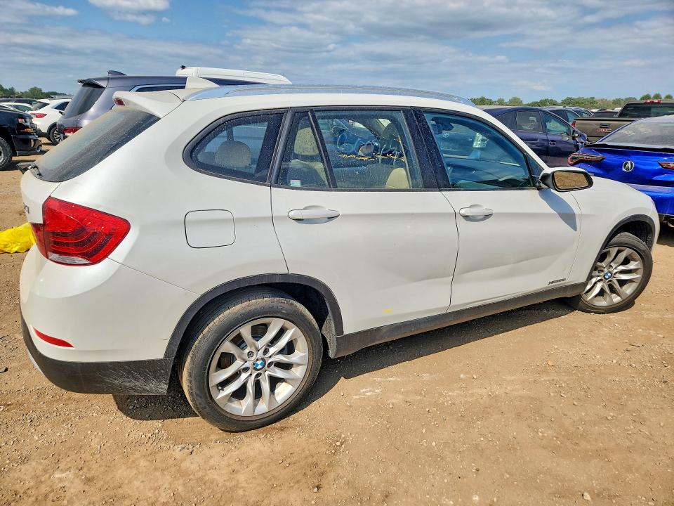 Photo 3 from auction – 2015 BMW X1 with VIN WBAVL1C50FVY39889