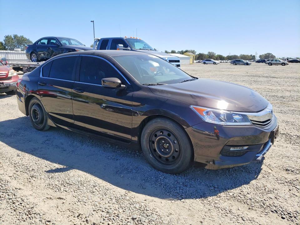 Photo 4 from auction – 2017 HONDA ACCORD with VIN 1HGCR2F67HA072282