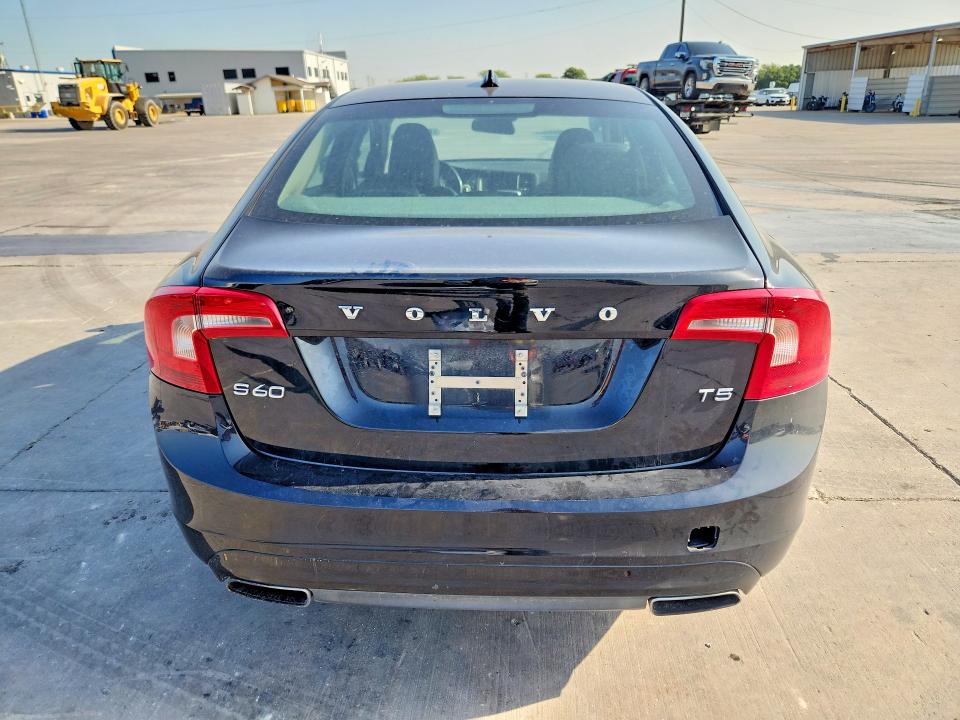 Photo 6 from auction – 2015 VOLVO S60 with VIN YV140MFB6F1313178
